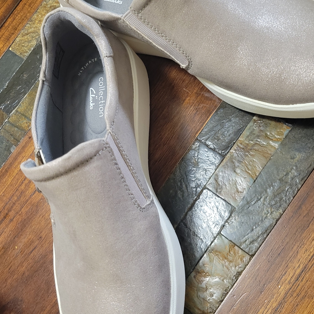 Clarks Men's Gray Slip-On Loafers